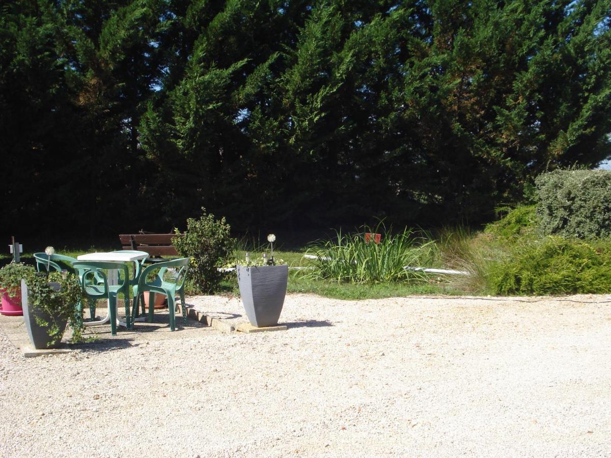 L'Oree Des Bois Dommartin-Les-Cuiseaux Exterior photo